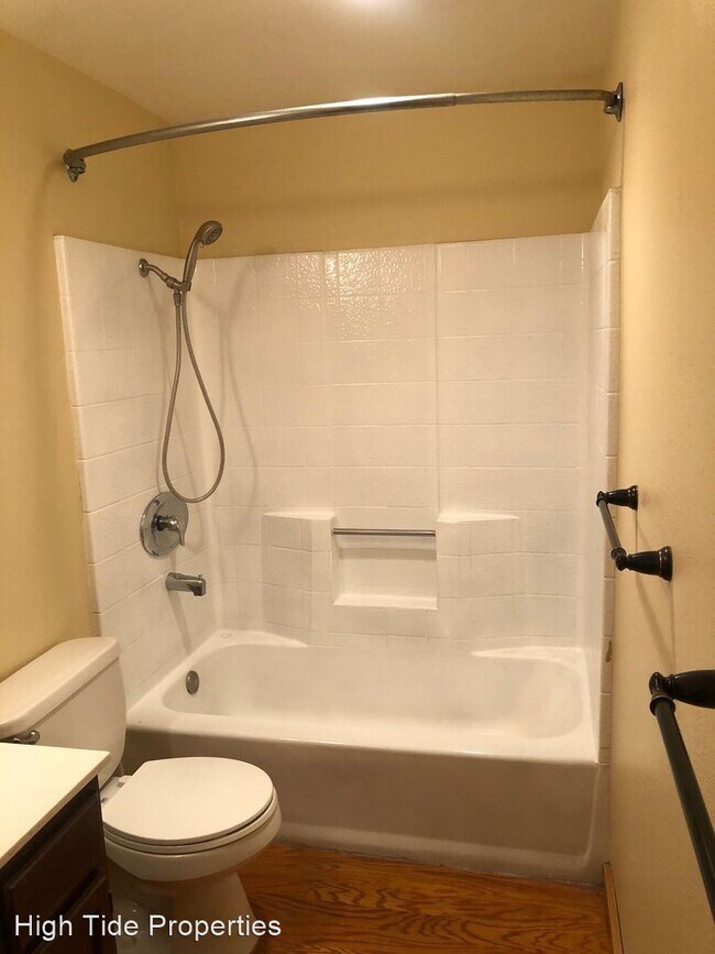 Building Photo - 2 br, 2 bath House - 3775 Boundary St #5
