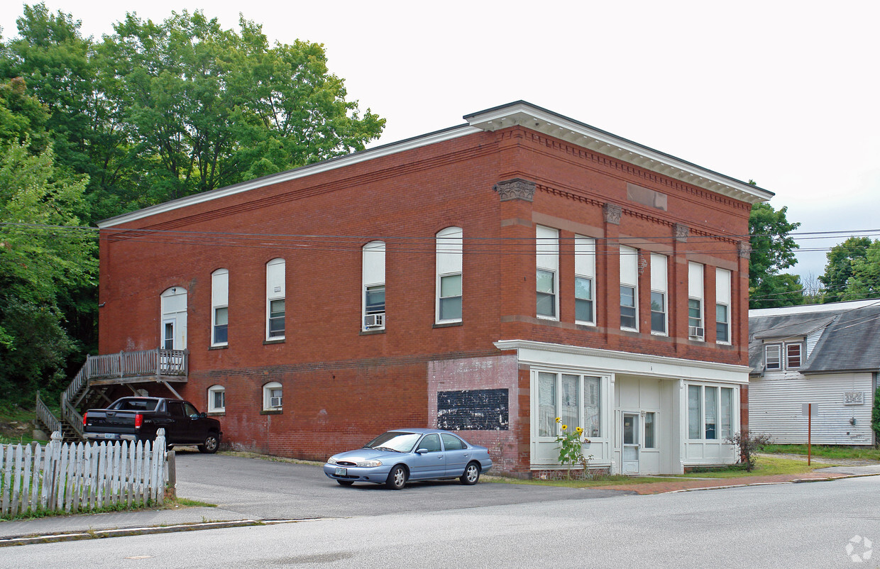 Building Photo - 113 Main St