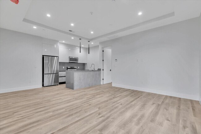 Foto del edificio - 1316 Flower Ct