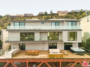 Building Photo - 2422 Apollo Dr