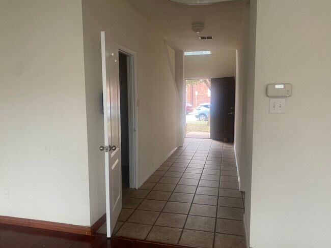 Foto del edificio - 2504 Kent Dr