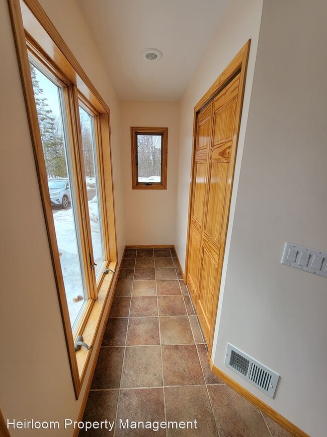 Building Photo - 4 br, 2 bath House - 918 Minneapolis Ave