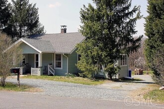 Building Photo - 1018 Quince Orchard Rd