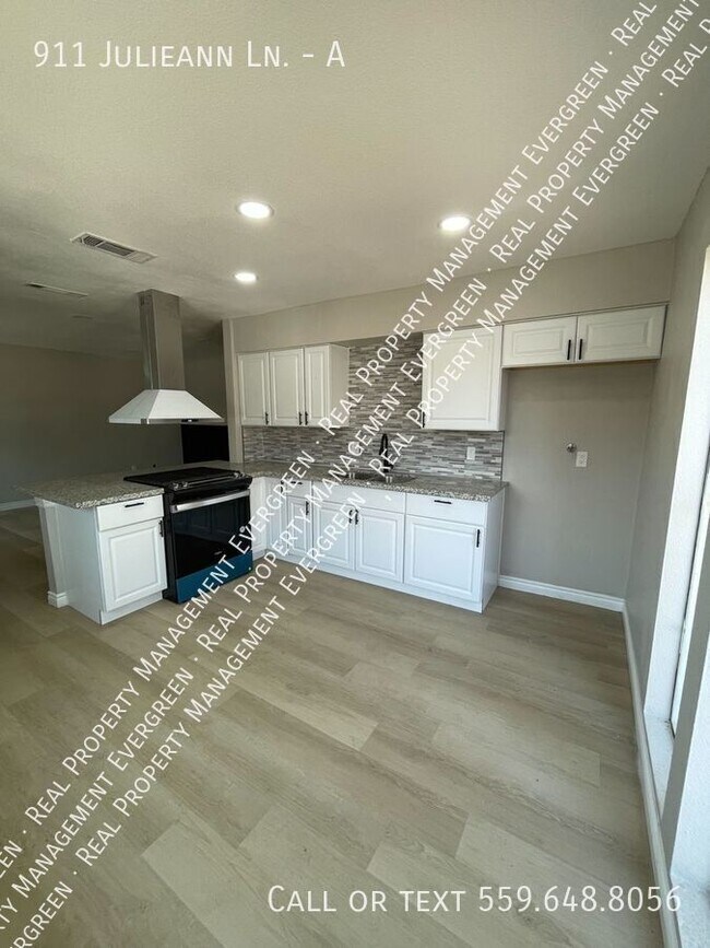 Building Photo - 911 Julieann Ln