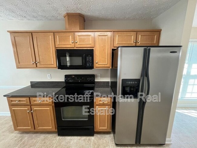 Building Photo - 14 Brentwood Dr