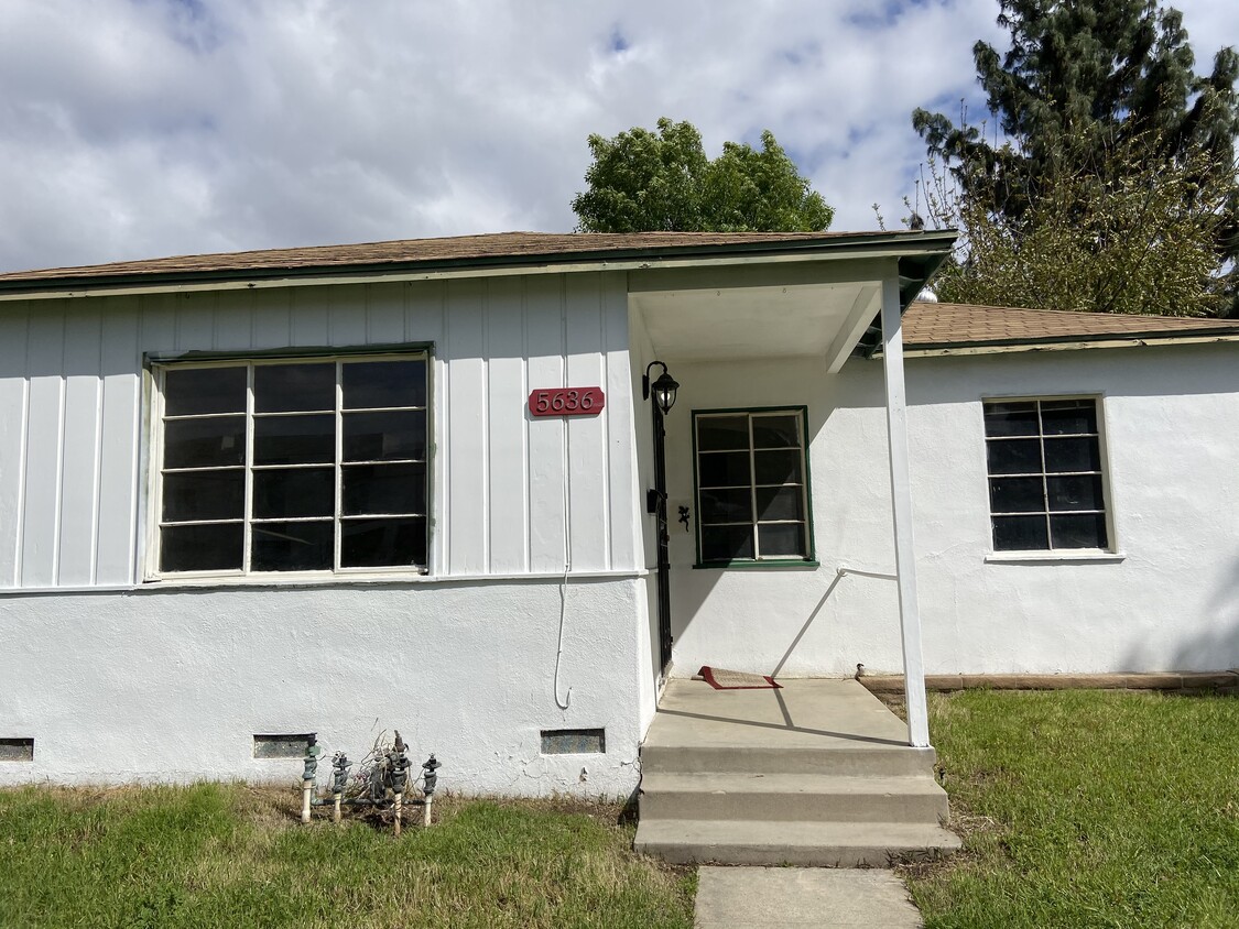 Primary Photo - 5636 Lindley Ave