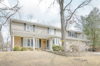 Building Photo - 313 Walnut Grove Dr