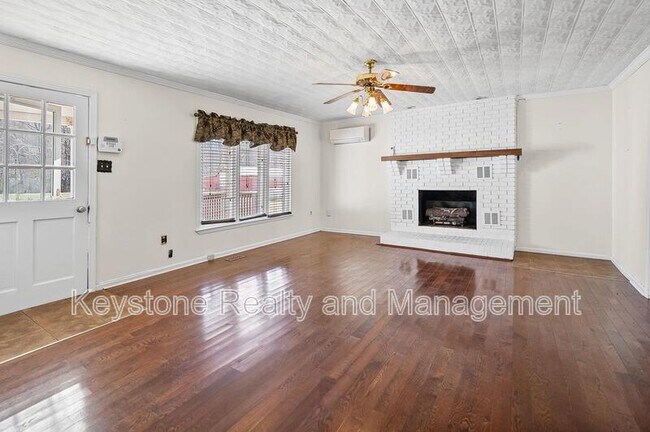 Foto del edificio - 1340 Donelson Pkwy