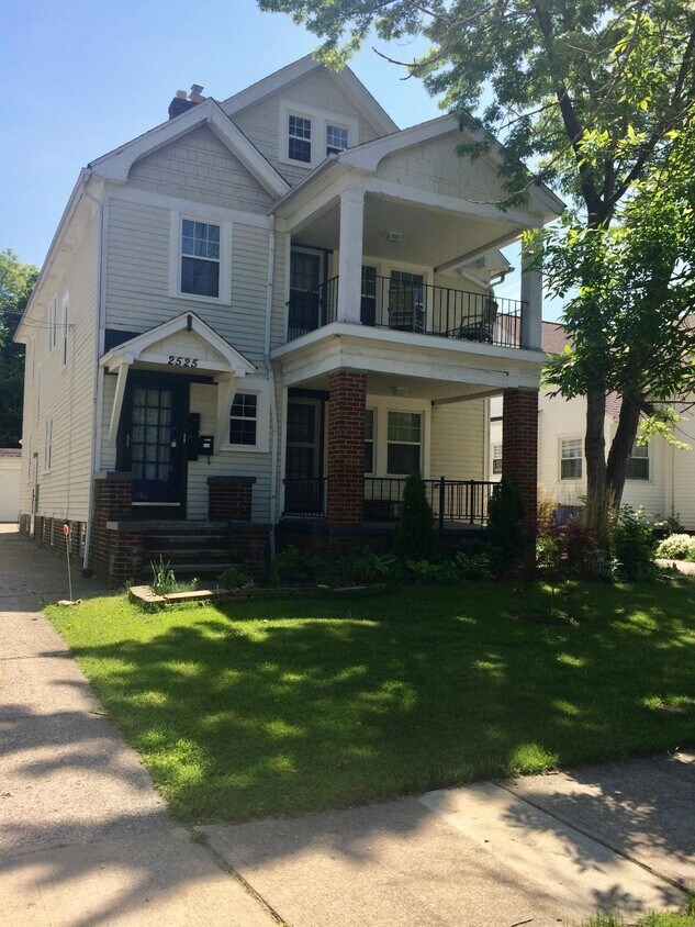 Front House - 2525 E 127th St