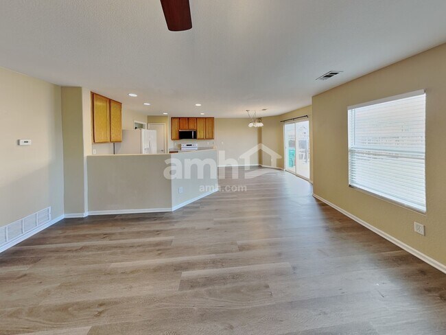 Foto del edificio - 595 E 77th Ave