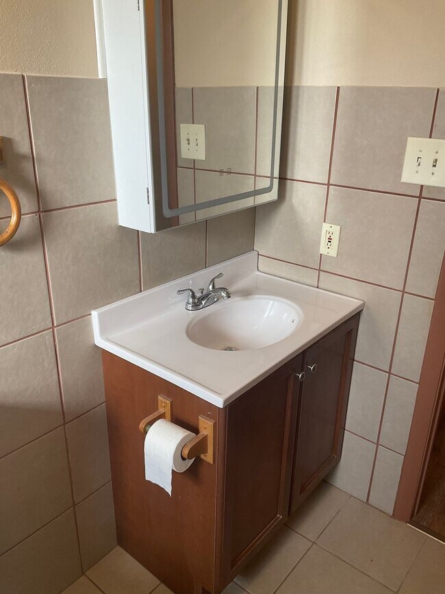 Foto del edificio - 111 Winthrop Dr