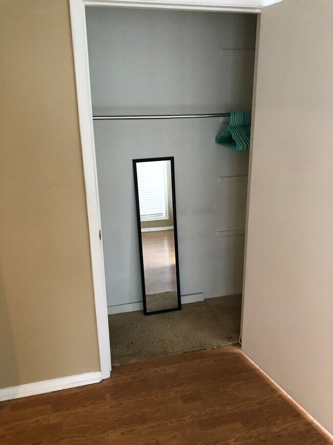 Foto del edificio - 302 Park Ridge Cir