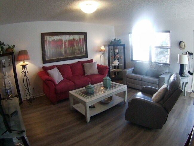 Building Photo - 571 Capri L