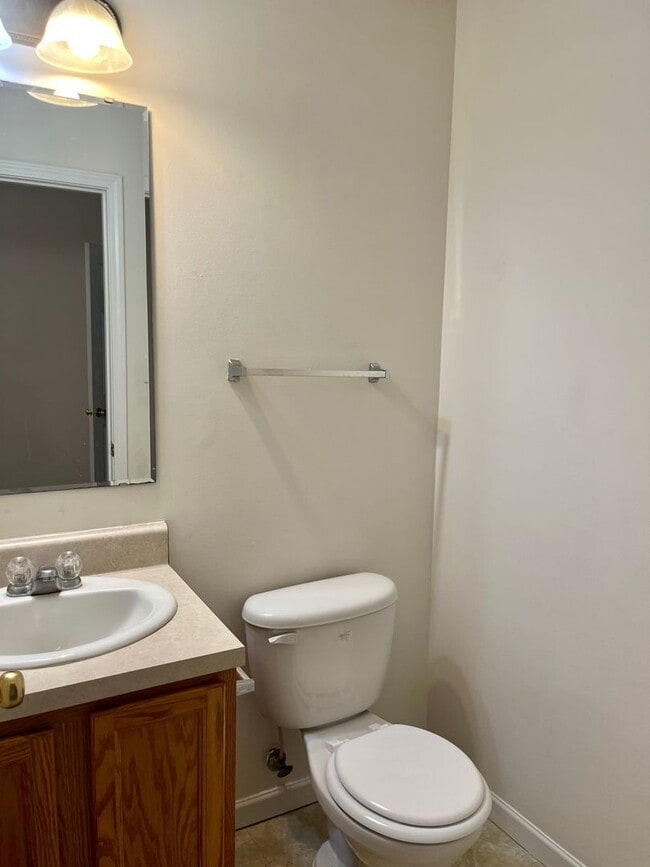 Foto del edificio - 3 Bedroom Townhouse in King George
