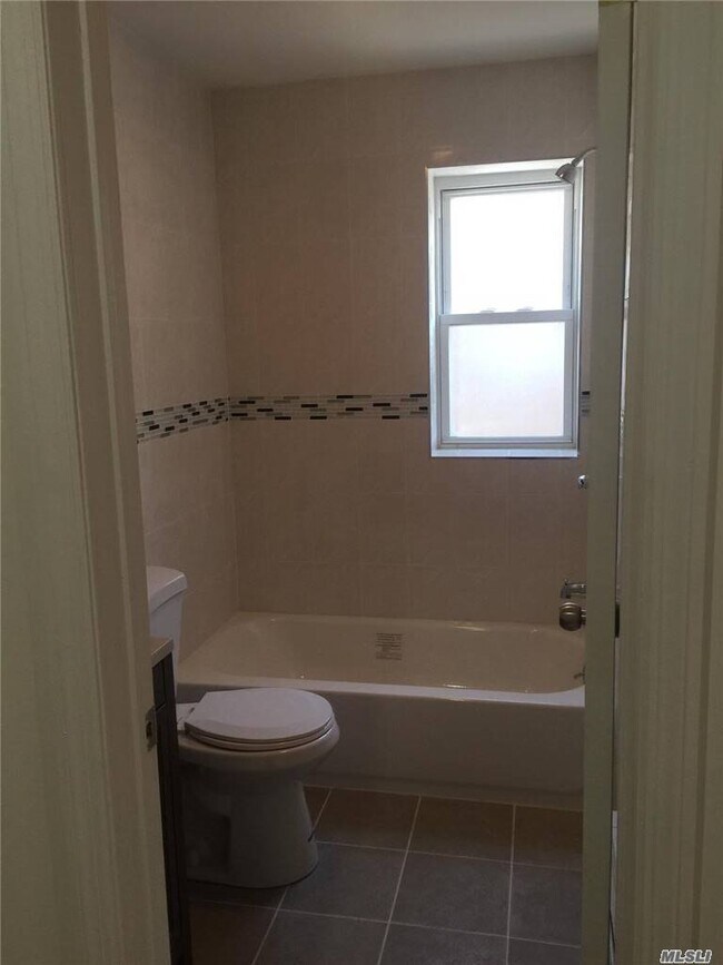 Foto del edificio - 65-21 78th Ave