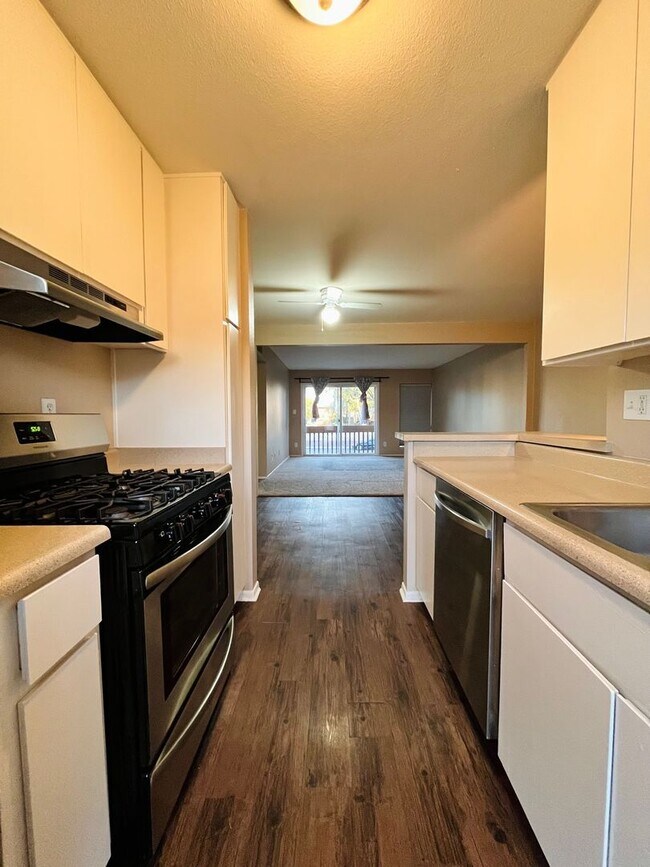 Foto del edificio - Tuckey Ln #225