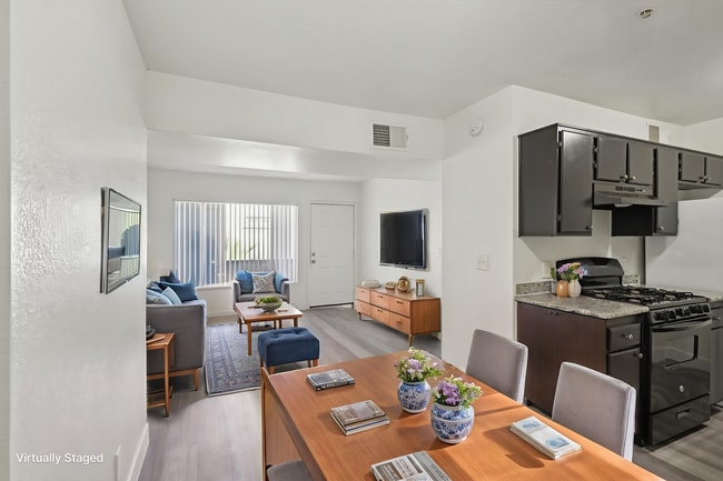 Sala de estar y comedor - Hacienda Hills