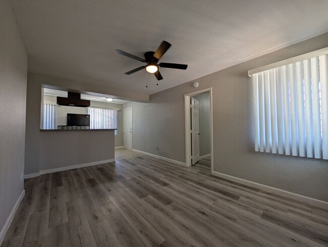 Foto del edificio - 2 BEDROOM APARTMENT IN DOWNTOWN LAS VEGAS