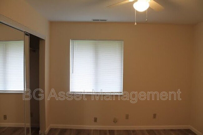 Building Photo - 3112 Groom Dr