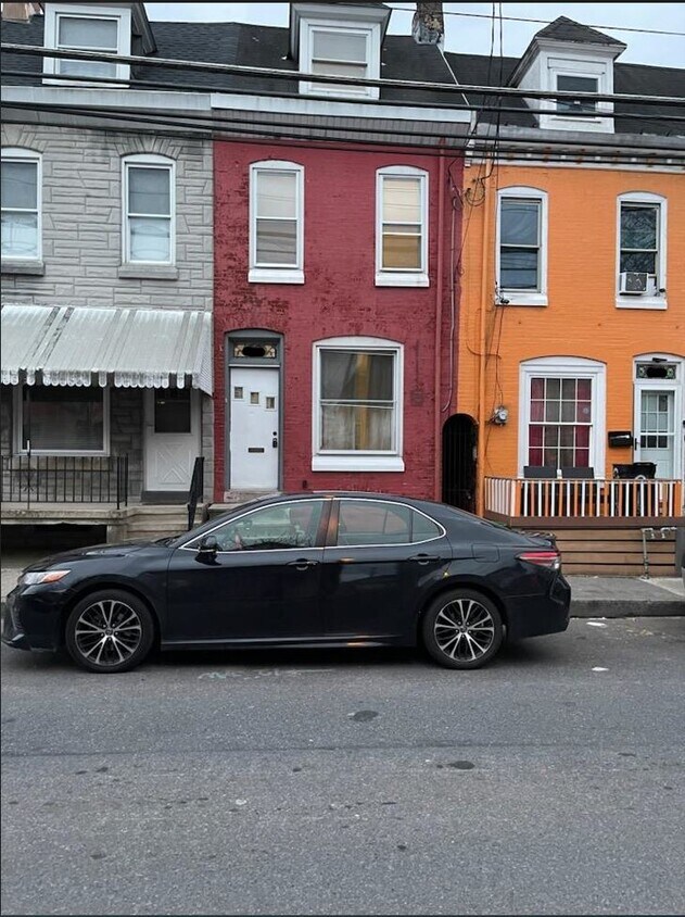 Primary Photo - 920 Muhlenberg St