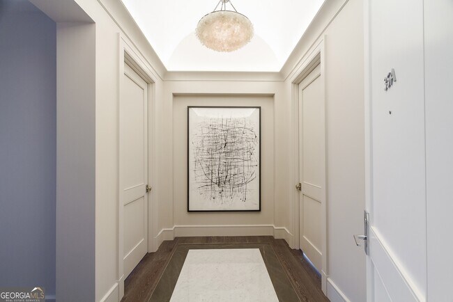 Foto del edificio - 3376 Peachtree Rd NE