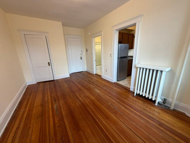 Building Photo - 183 Winthrop Rd