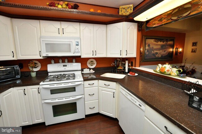 Building Photo - 8406 Cypress Ct
