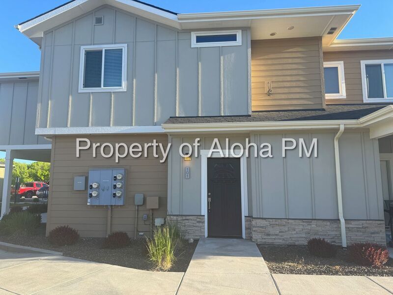 Foto principal - 3572 E Grand Forest Dr