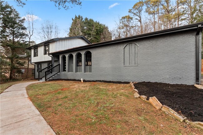 Building Photo - 4399 Plantation Ln