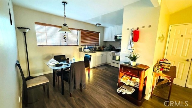 Building Photo - 62 Streamwood