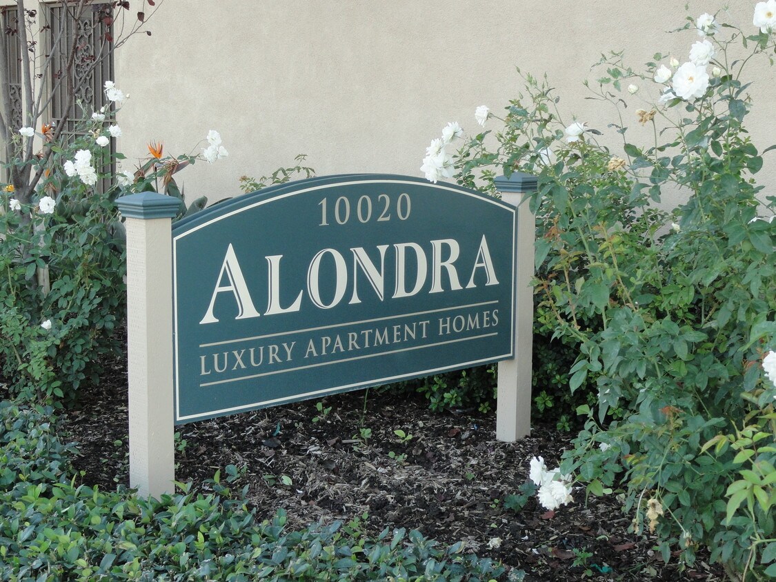 Foto principal - 10020 Alondra Blvd