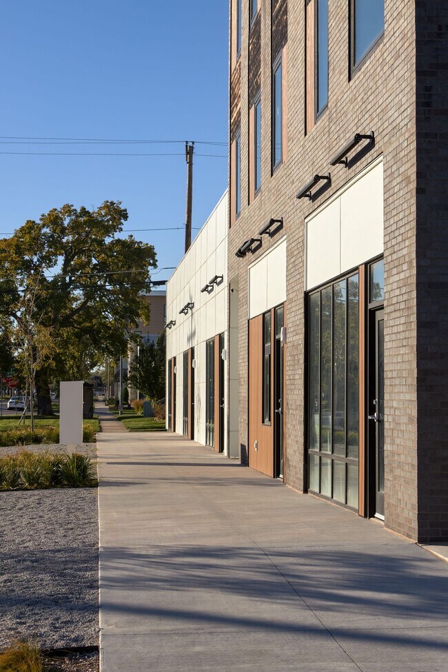 Building Photo - Brand New Apartments - Close to UNL/Downtown