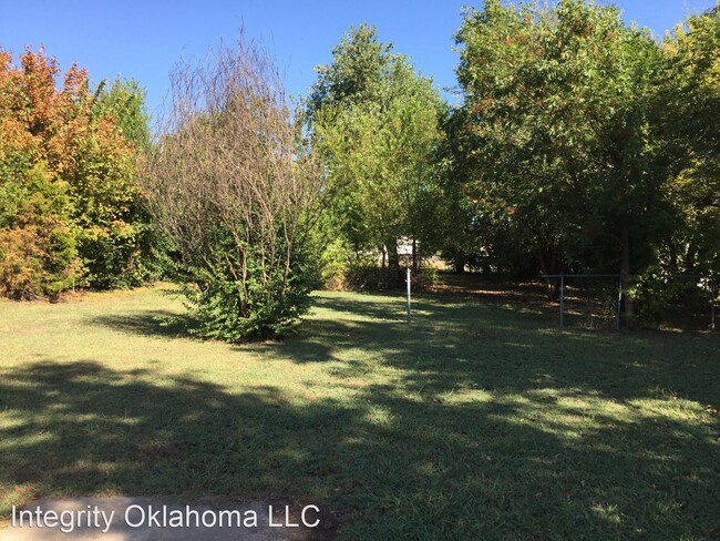 Foto del edificio - 3 br, 1 bath House - 9025 NE 16th Street