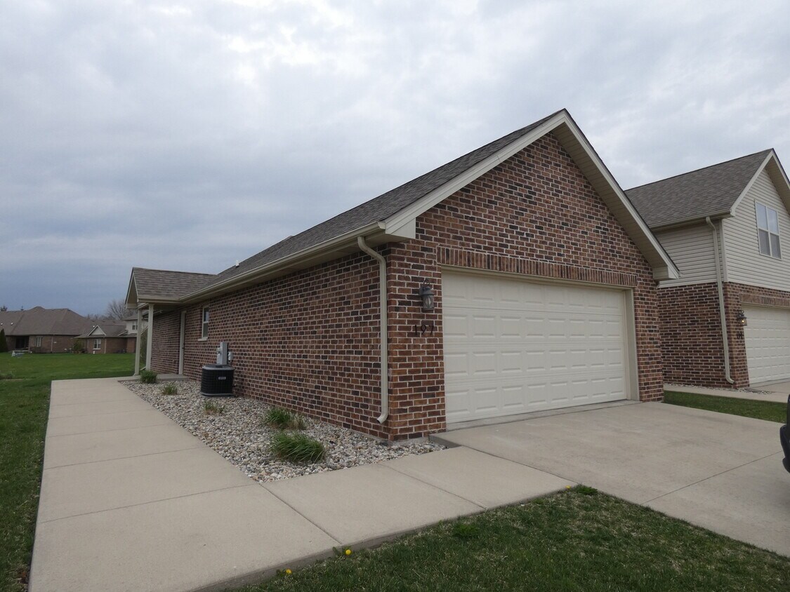197 E John Casey Rd Unit 1, Bourbonnais, IL 60914 Condo for Rent in Bourbonnais, IL