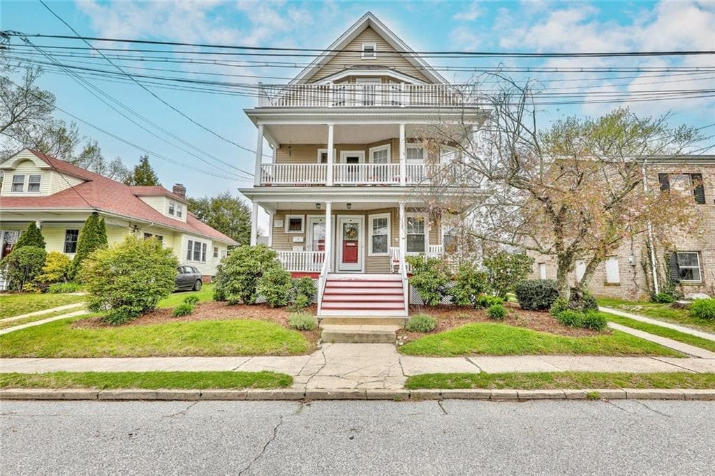 55 Windsor Rd Unit 3, Cranston, RI 02905 Condo for Rent in Cranston