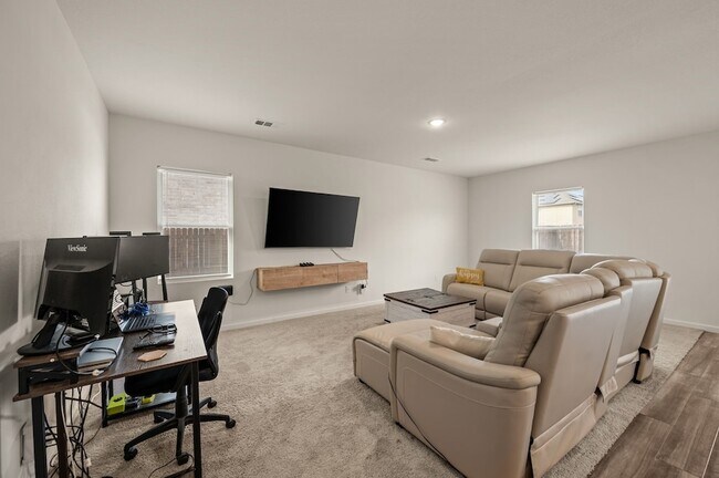 Foto del edificio - 4724 Swan Nck Dr