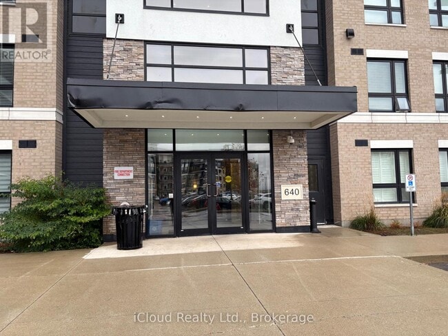 Building Photo - 640 Sauve St