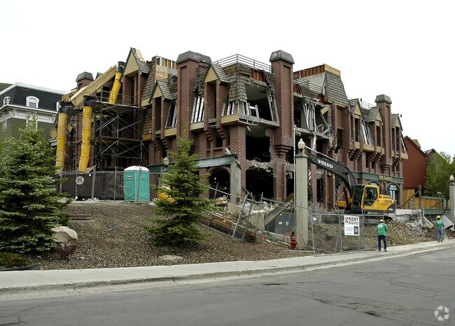 Building Photo - 1335 Lowell Ave