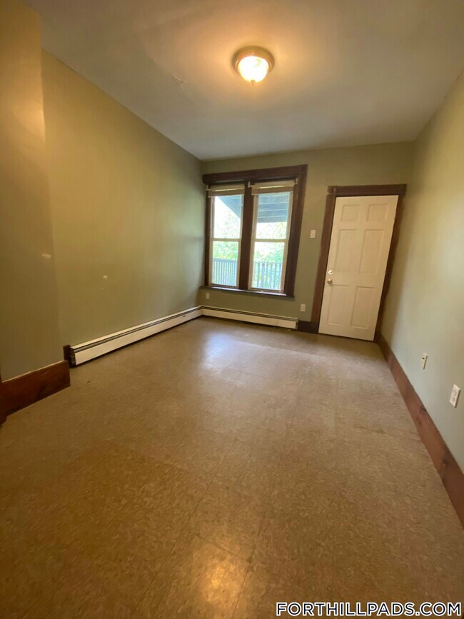 Building Photo - 129 Cedar St