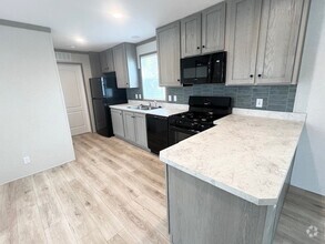 Building Photo - 476 N Kensington Dr