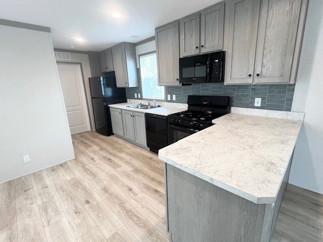 Primary Photo - 476 N Kensington Dr
