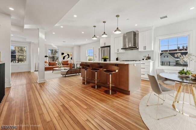 Foto del edificio - 30 Woodland Ave