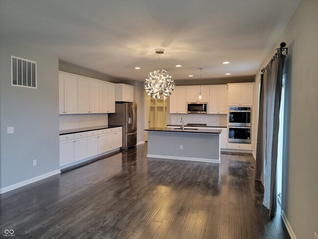 Foto del edificio - 16123 Sedalia Dr
