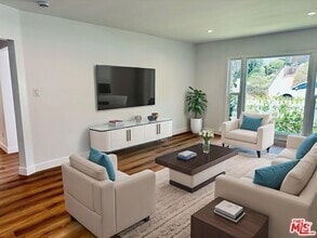 Building Photo - 1125 Daniels Dr