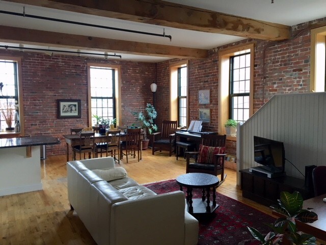 Primary Photo - 75 Eagle St