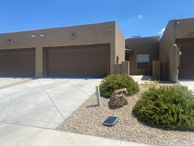 Foto del edificio - Cute Townhome in Gated Community Pueblos a...