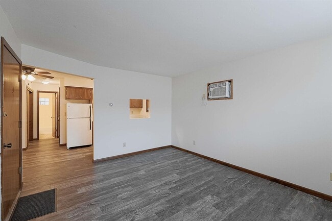 Building Photo - 4611 Cooper Ave