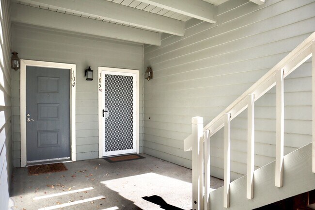 Foto del edificio - Charming condo in Fremont in a beautiful community – HUGE balcony!