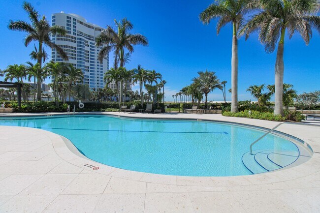 Building Photo - ***LUXURY ANNUAL-UNFURNISHED RENTAL***PARK...