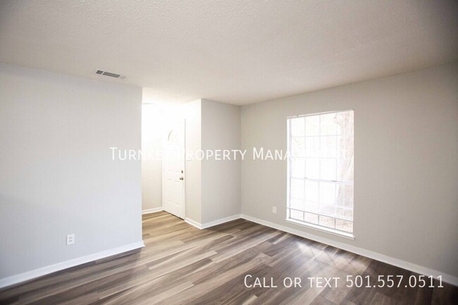 Foto del edificio - Move-In Special: 1/2 off of First Month's ...